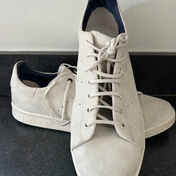 ADIDAS SHOES - Picture 1 of 1